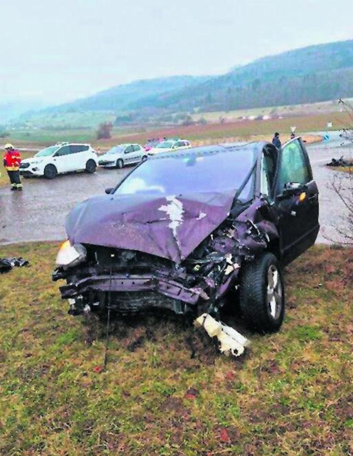 Die Lenkerin dieses Fahrzeugs wurde verletzt. Foto: zVg