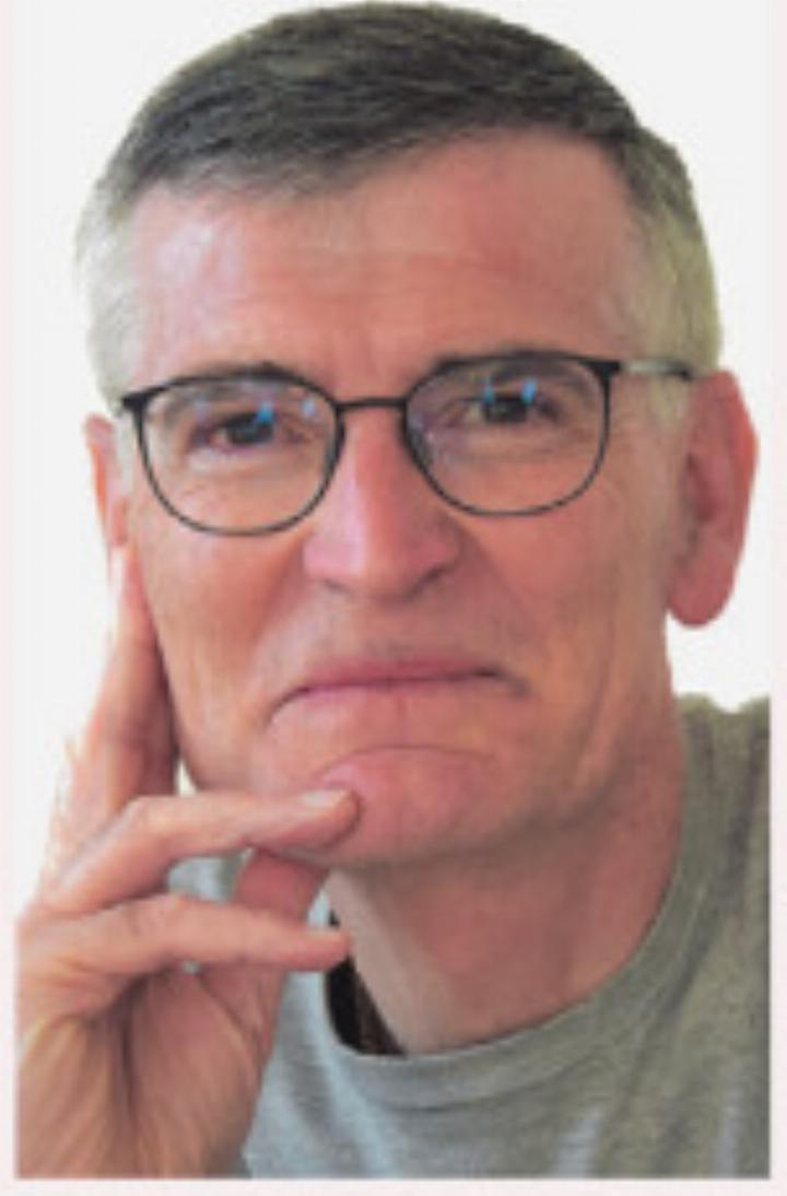 Hans A. Wüthrich wohnt in Rheinfelden. Er ist emeritierter Universitätsprofessor, Fachbuchautor und engagiert u. a. in der Stiftung MBF und Spitex Fricktal AG.