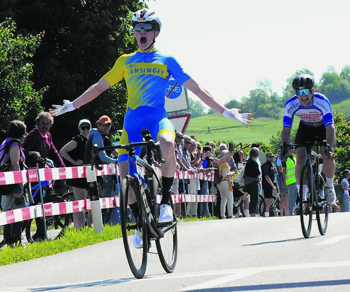Der Gansinger Nicola Zumsteg gewinnt in Ehrendingen die Prüfung der U19-Junioren. Foto: Neli Widmer