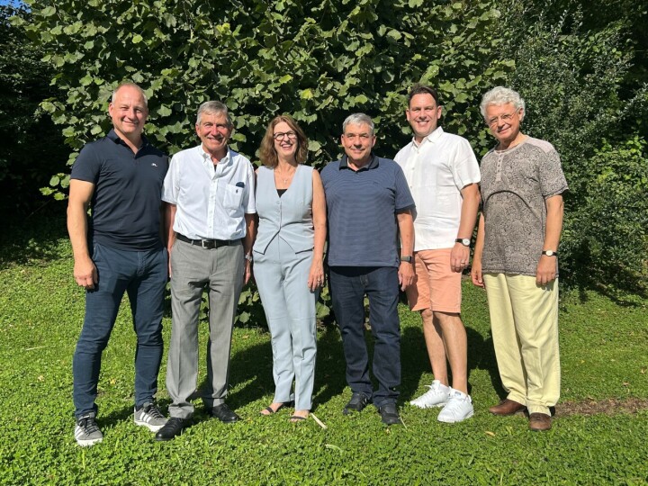 Gemeinderat Michael Marugg (von links), Gemeindeammann Karl Bürgi, Gemeindeschreiberin Christine Leuenberger, Vizeammann Walter Eitner, Gemeinderat Simon Mühlegg und Gemeinderat Dieter Lambertus.
