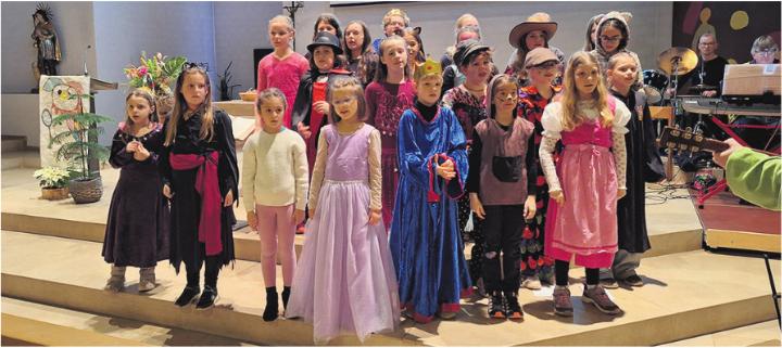 Farbenfroher Gottesdienst. Foto: zVg