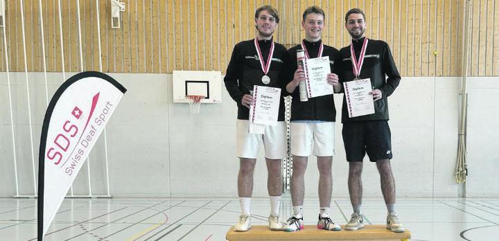 Marvin Müller (links) und Danny Müller (rechts) holen an den Schweizermeisterschaften hinter Zeno Baldegger Silber und Gold im Einzel. Foto: zVg