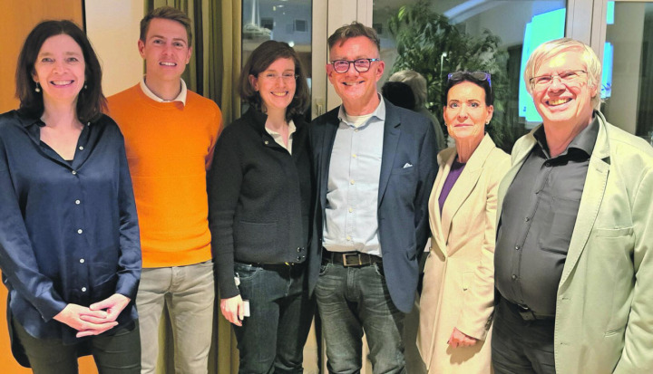 Die Vizepräsidentin des Gesundheitsforums Ruth Sieber (von links), Spitzensportler Matthias Kyburz, Gesundheitsforum-Stiftungsratsmitglied Pia-Cristina Zimmermann, Altersmediziner Reto W. Kressig, Gesundheitsforum-Präsidentin Béa Bieber und Stiftungsratsmitglied Kurt Beretta. Foto: zVg