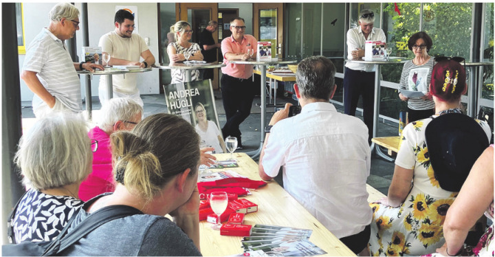 Fünf Kandidierende waren dabei. Es wurde angeregt diskutiert. Foto: zVg