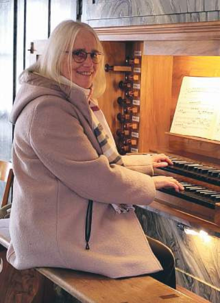 Charlotte Moor ist seit 50 Jahren Hauptorganistin in Frick. Foto: zVg