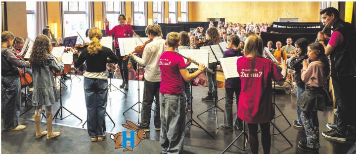 Im Rheinfelder Kurbrunnen konnten viele Instrumente entdeckt und ausprobiert werden. Foto: zVg Im Rheinfelder Kurbrunnen konnten viele Instrumente entdeckt und ausprobiert werden. Foto: zVg