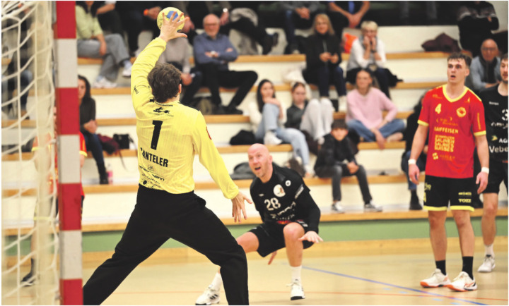 Eine von vierzehn Santeler-Paraden gegen «Legende» Robert Weber. Foto: Christine Steck