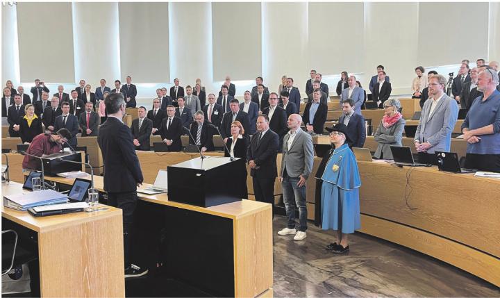 Die Amtszeit ist schon wieder vorbei: Roger Hug bei der Vereidigung. Foto: zVg