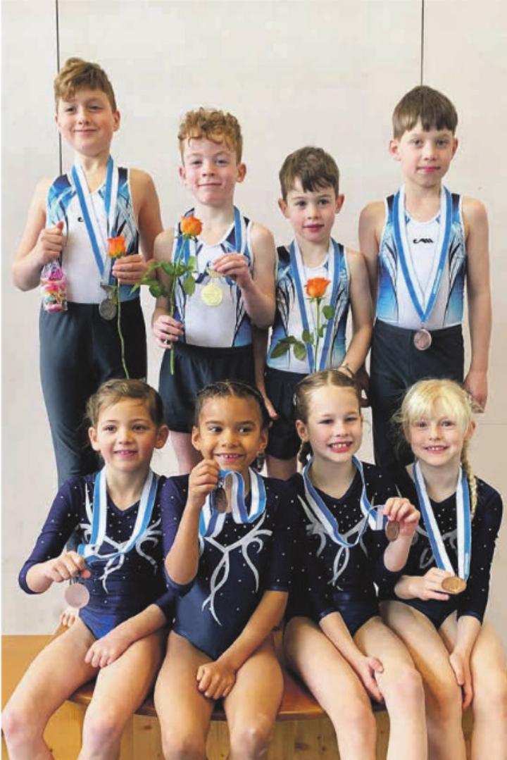 Die Mädchen und Jungs der Kategorie 1 nach der Siegerehrung. Foto: zVg