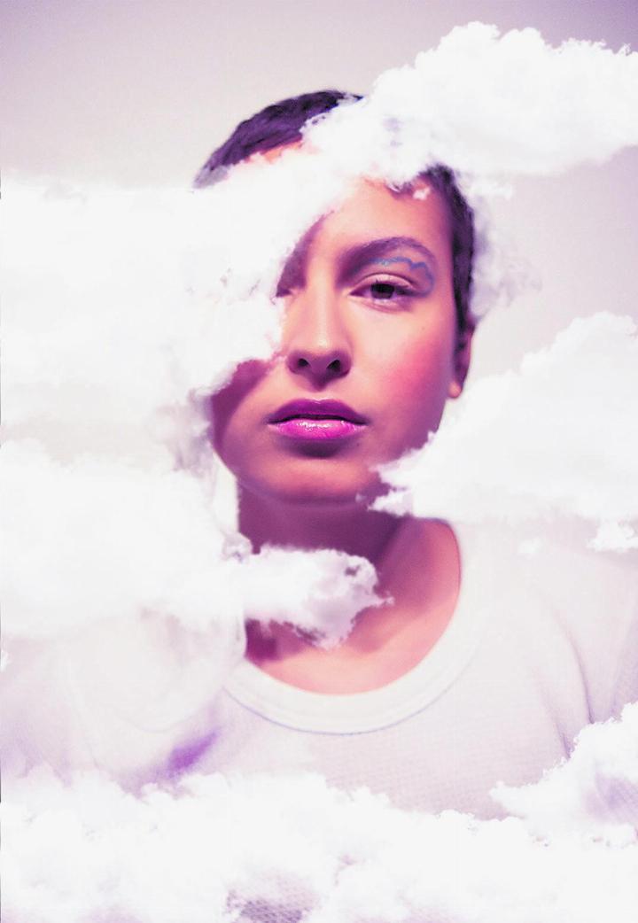 Maíra Zaugg präsentiert heute mit ihrer Band Maíra den ersten neuen Song: «Zuckerwattenäbelschwade». Foto: zVg