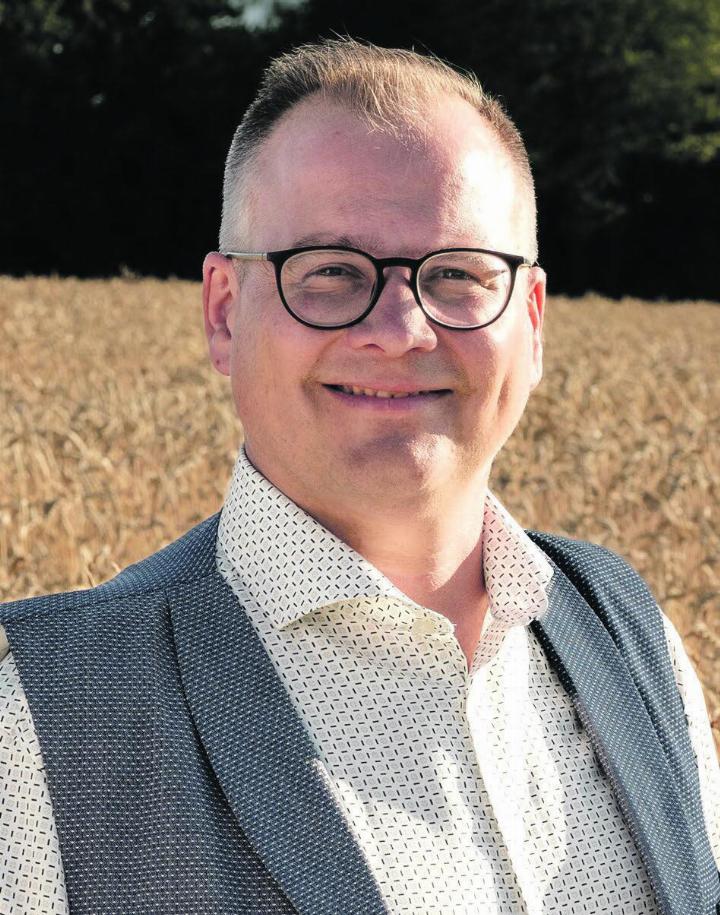 Oliver Jucker (SP, links) will Gemeindepräsident von Kaiseraugst werden und tritt damit gegen Jean Frey (SVP) an. Fotos: zVg