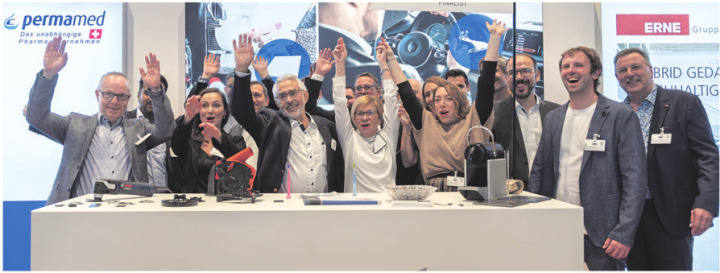 Die Preisträger freuen sich über die Auszeichnung. Foto: zVg