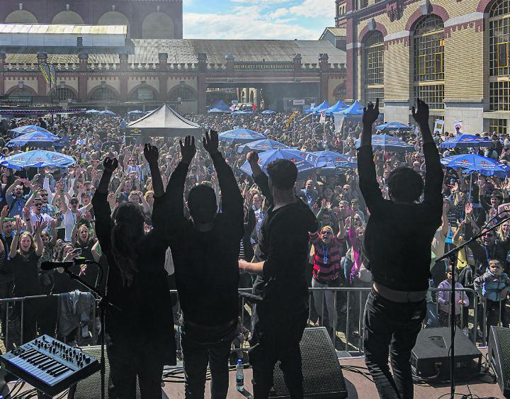 Wer das schöne Wetter und Live-Musik geniessen wollte, war auf dem Schalanderplatz am richtigen Ort. Foto: zVg