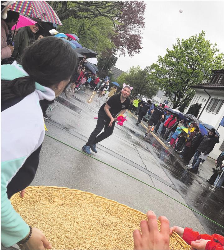 Beim Hobby-Horsing sind Eier kein Hindernis.