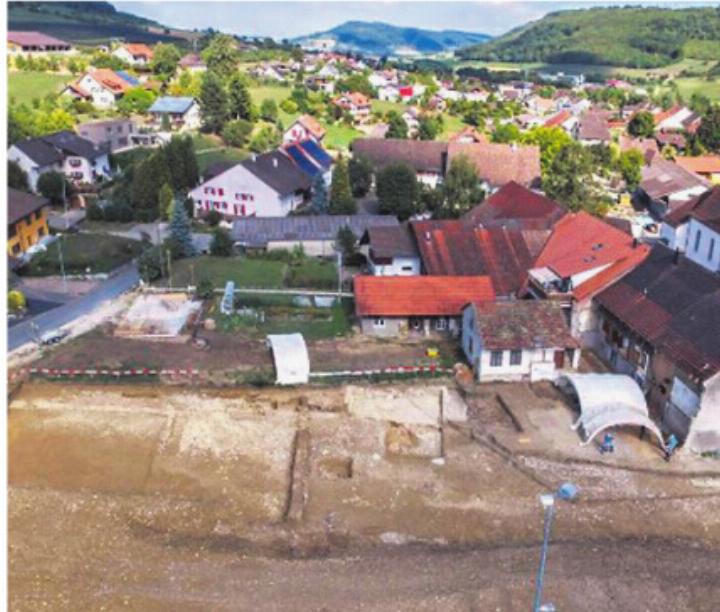 Luftbild der Ausgrabungen im Dorfkern von Wittnau. Foto: © Kantonsarchäologie Aargau