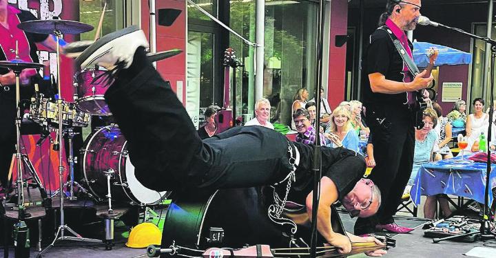 Am Samstagabend sorgt die Band «Krüger rockt!» für Stimmung. Foto: zVg