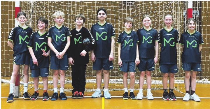 Mit einem grossen Lächeln gehen die U13-Handballer in die Winterpause. Foto: zVg