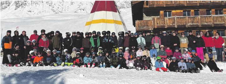 Gruppenbild im Walliser Schnee. Foto: zVg Gruppenbild im Walliser Schnee. Foto: zVg