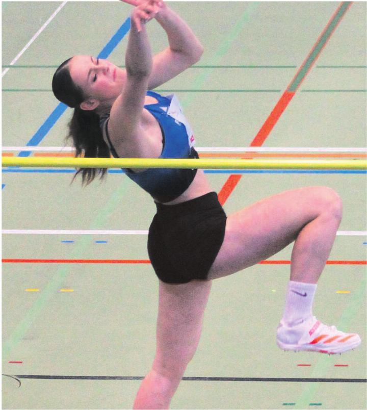 Mia Böhler springt auf den sehr guten 5. Rang. Fotos: Stefan Hoenke