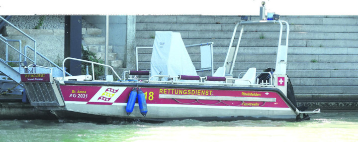 Das Boot des Rheinfelder Rheinrettungsdienstes ist permanent im Wasser und einsatzbereit. Foto: Valentin Zumsteg