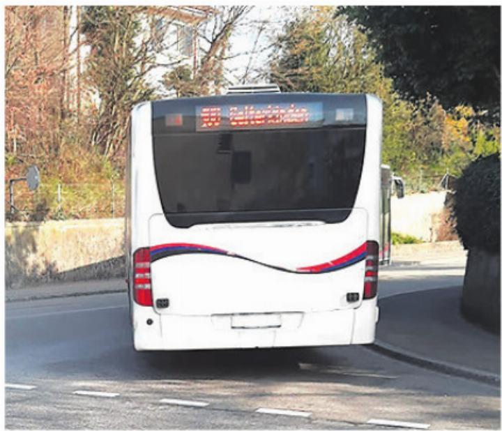 Vorübergehend sind in Rheinfelden auch weisse Busse im Einsatz. Foto: vzu