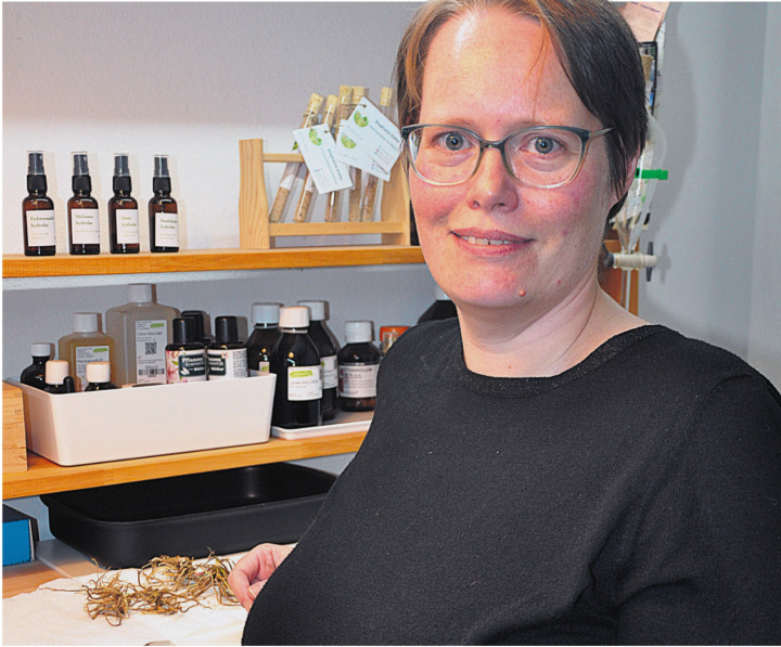 «Die Ringelblumensalbe der Oma hat mir immer gefehlt. Da habe ich begonnen, sie selbst herzustellen», sagt Stephanie Kiefer. Foto: zVg «Die Ringelblumensalbe der Oma hat mir immer gefehlt. Da habe ich begonnen, sie selbst herzustellen», sagt Stephanie Kiefer. Foto: zVg