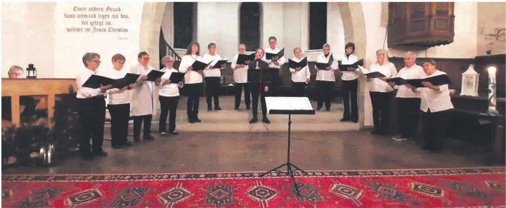 In der Kirche Densbüren sorgten verschiedene Akteure für eine gelungene Einstimmung auf die Festtage. Foto: zVg