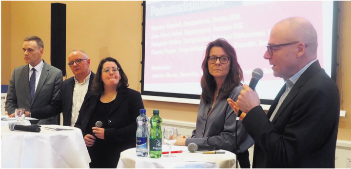 Jean-Pierre Gallati (links), Hanspeter Hilfiker, Jeanine Glarner, Claudia Hauser und Vincenzo Mascioli. Foto: Boris Burkhardt