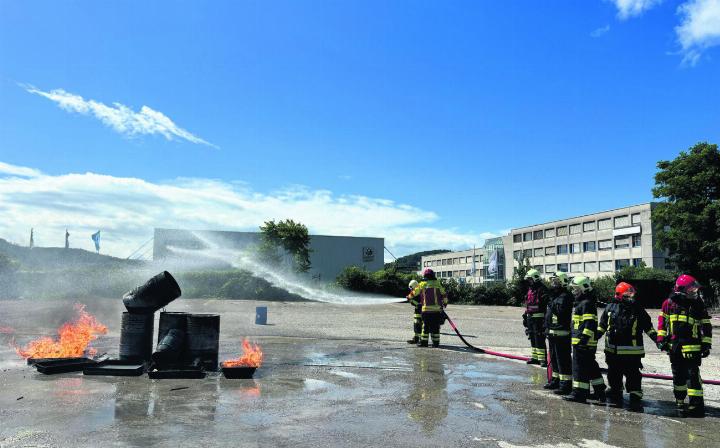In Augst musste ein Brand gelöscht werden. Fotos: Sina Horvath In Augst musste ein Brand gelöscht werden. Fotos: Sina Horvath