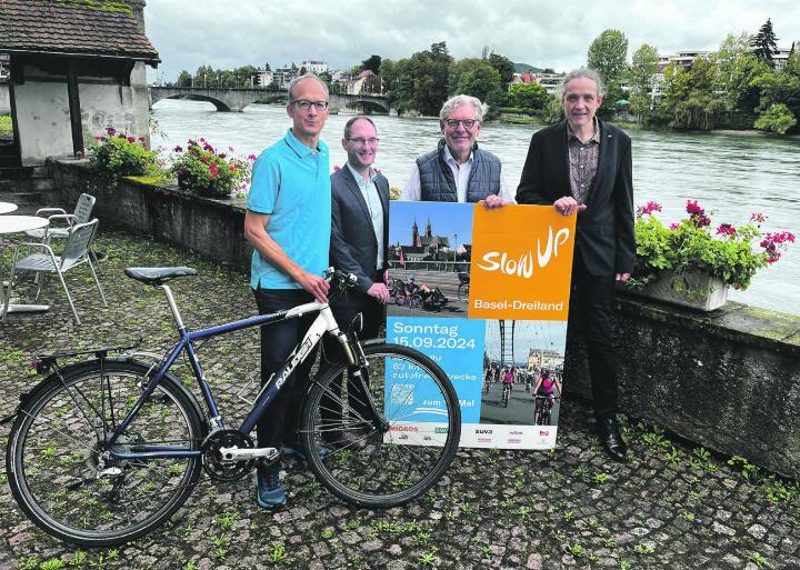 Sorgen dafür, dass das Dreiland grenzüberschreitend erfahren werden kann: Dominik Burkhardt (von links), Nicolás Schmid, Jean Frey und Manuel Friesecke. Foto: Valentin Zumsteg