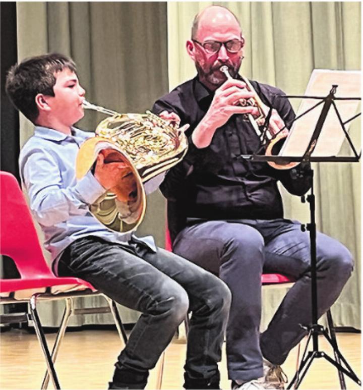 Hornschüler mit dem Lied «Bruder Jakob».