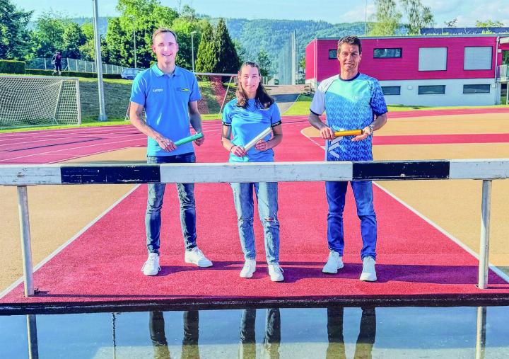 Freuen sich auf ein stimmungsvolles Sportfest (von links): Patrick Ankli (Präsident TV Stein), Serina Rohrer (OK-Präsidentin Aargauer Staffelmeisterschaften) und Christian Winter (Präsident Aargauer Leichtathletikverband). Foto: zVg