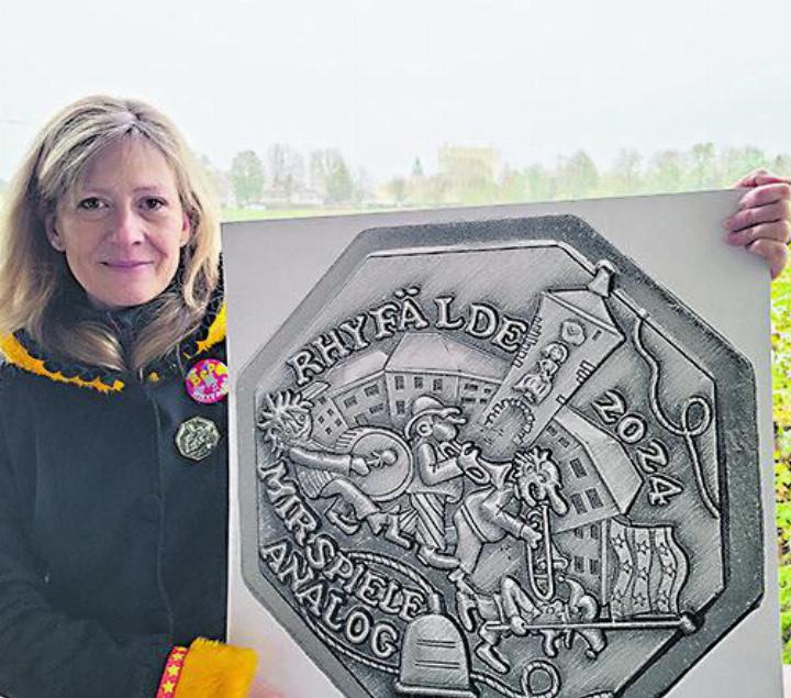 Sandra Flückiger hat die Plakette 2024 entworfen. Foto: zVg