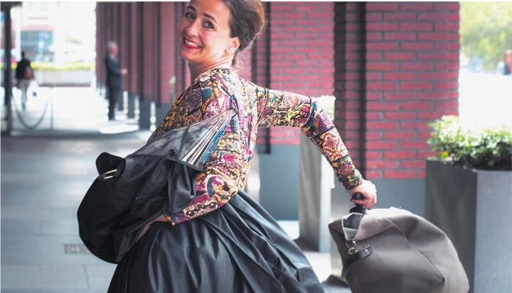«Hat Brecht recht?», mit Gudrun Sidonie Ott, präsentiert mit einer Mischung aus Theater und musikalischer Darbietung, wie facettenreich Brechts Schaffen ist. Foto: zVg