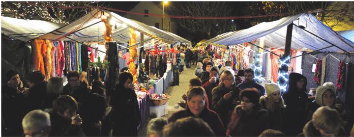 Für einen Moment dem Alltag entfliehen, die Hektik vergessen und einfach mal eintauchen in die Vorweihnachtszeit – dafür steht der Adventsmarkt in Möhlin seit Jahren. Foto: zVg