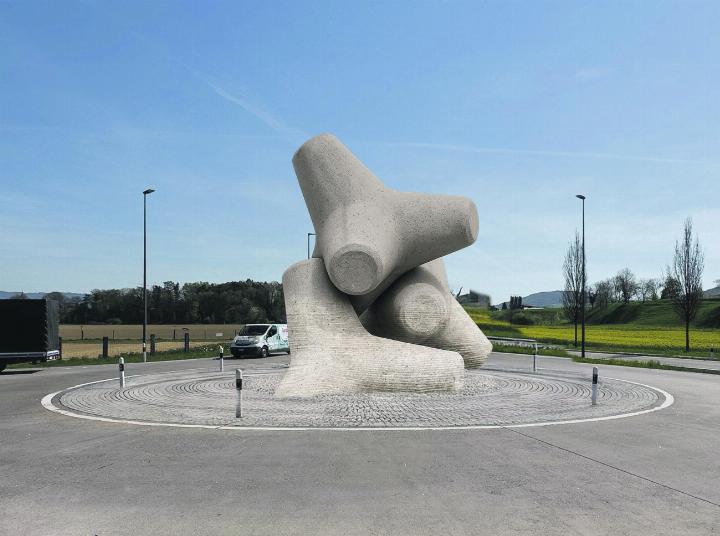 Zum Vergleich: Der Kreisel, wie er schon bald aussehen soll – und wie er sich jetzt präsentiert.
Foto/Visualisierung: rw/zVg