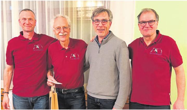 Feiern 100 Jahre Vereinsgeschichte: Daniel Matti (von links), Hansruedi Böni, Christian Erdin und Markus Kasper. Foto: zVg