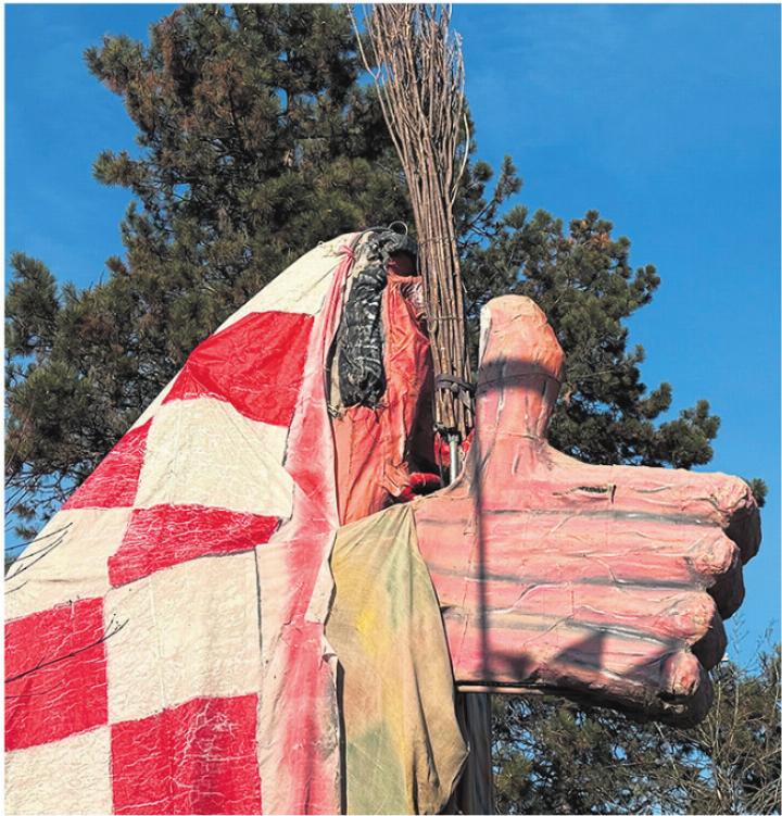 Tag und Nacht Daumen hoch für die Fasnacht.