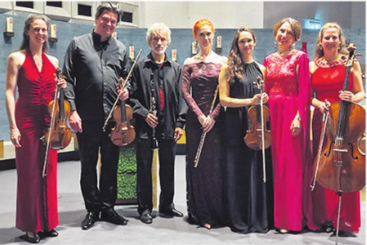 Das Ensemble «Salut d’Amour» mit der Sopranistin Sandra Rohrer (Zweite von rechts). Foto: zVg
