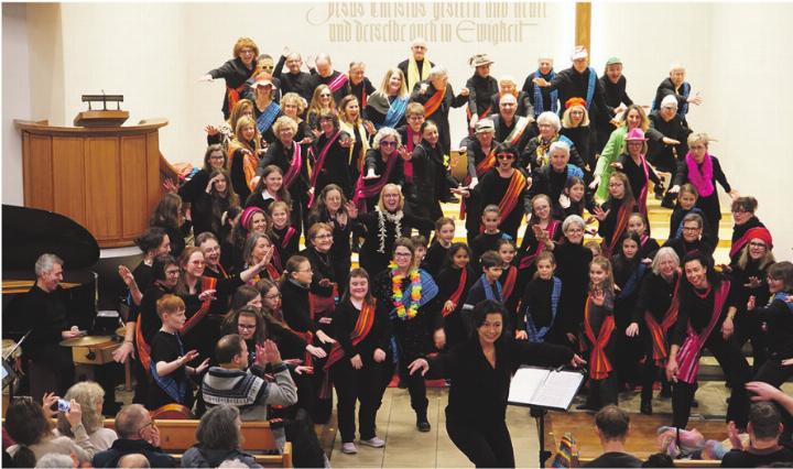 Farbenfroh und fröhlich: Was für ein Auftakt ins Jubiläumsjahr. Foto: zVg