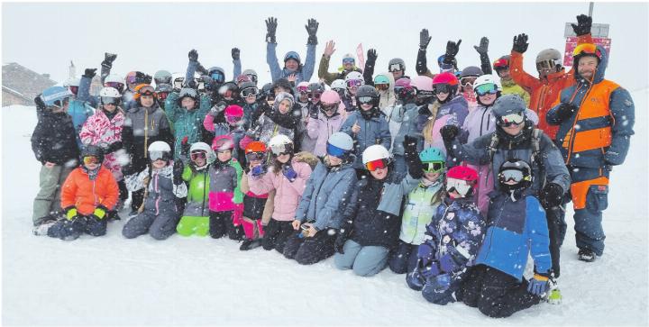 Auch das teilweise schlechte Wetter konnte der Stimmung im Schneesportlager der Oeschger keinen Abbruch tun. Foto: zVg