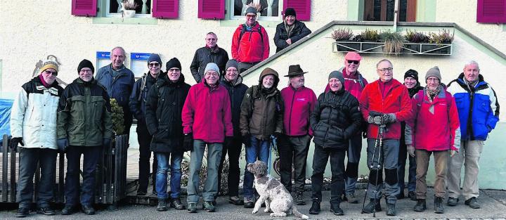 Winterlich gut eingepackt waren die Mitglieder des Männerchors Rheinfelden im oberen Fricktal unterwegs. Foto: zVg