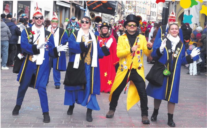 Die Obernarren beider Rheinfelden führten den Umzug an. Foto: Boris Burkhardt