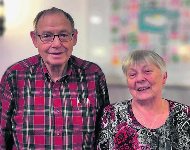 Leo und Alice Brogle sind seit 65 Jahren Mitglieder im Kirchenchor Wölflinswil-Oberhof-Wittnau. Foto: zVg