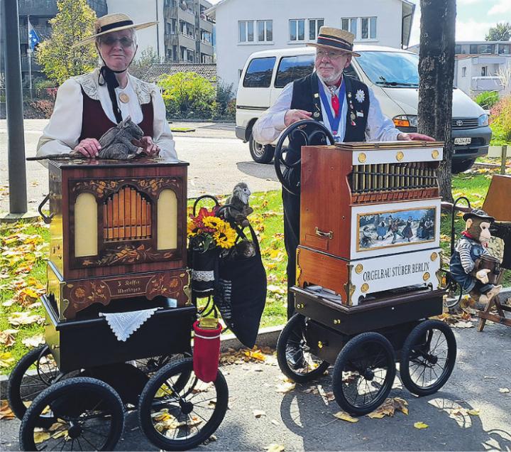 Drehorgelspieler gehören längst zur hela-Tradition.