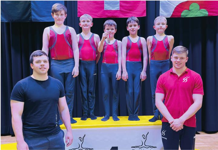 Geräteturner der Kategorie K3 mit Jonas Obrist (Mitte, Rang 10 und Auszeichnung). Foto: zVg