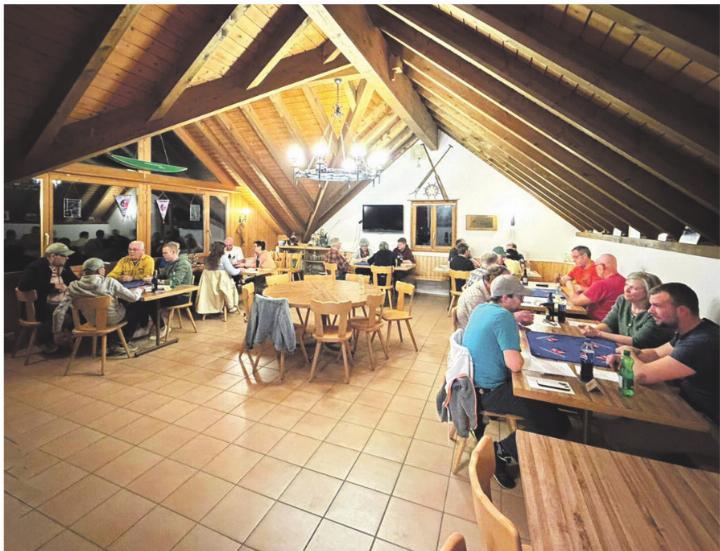 Jassen im Vereinsdepot. Foto: zVg