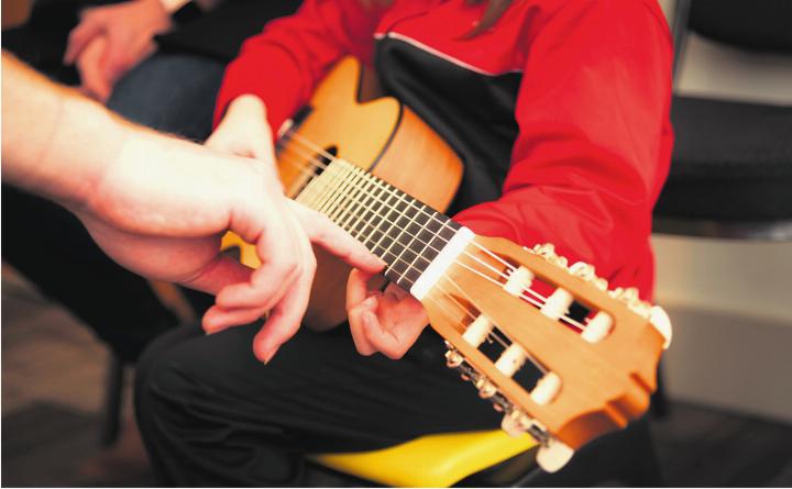 Entlastung für zahlende Eltern: Instrumentalunterricht an der Musikschule wird doch nicht teurer. Foto: pixabay