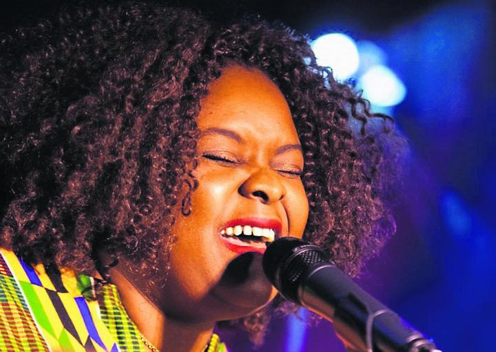 Claudia Masika trägt die kenianische Sonne in ihrem Herzen, die sie auch nach 15 Jahren in der Schweiz nie verloren hat. Foto: zVg