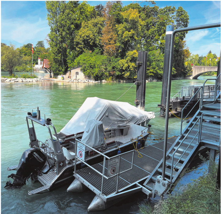 Die Rheinrettung Rheinfelden hat bei der Schifflände immer ein Boot im Wasser. Das nützt aber nicht viel, wenn sie nicht alarmiert wird. Foto: Valentin Zumsteg